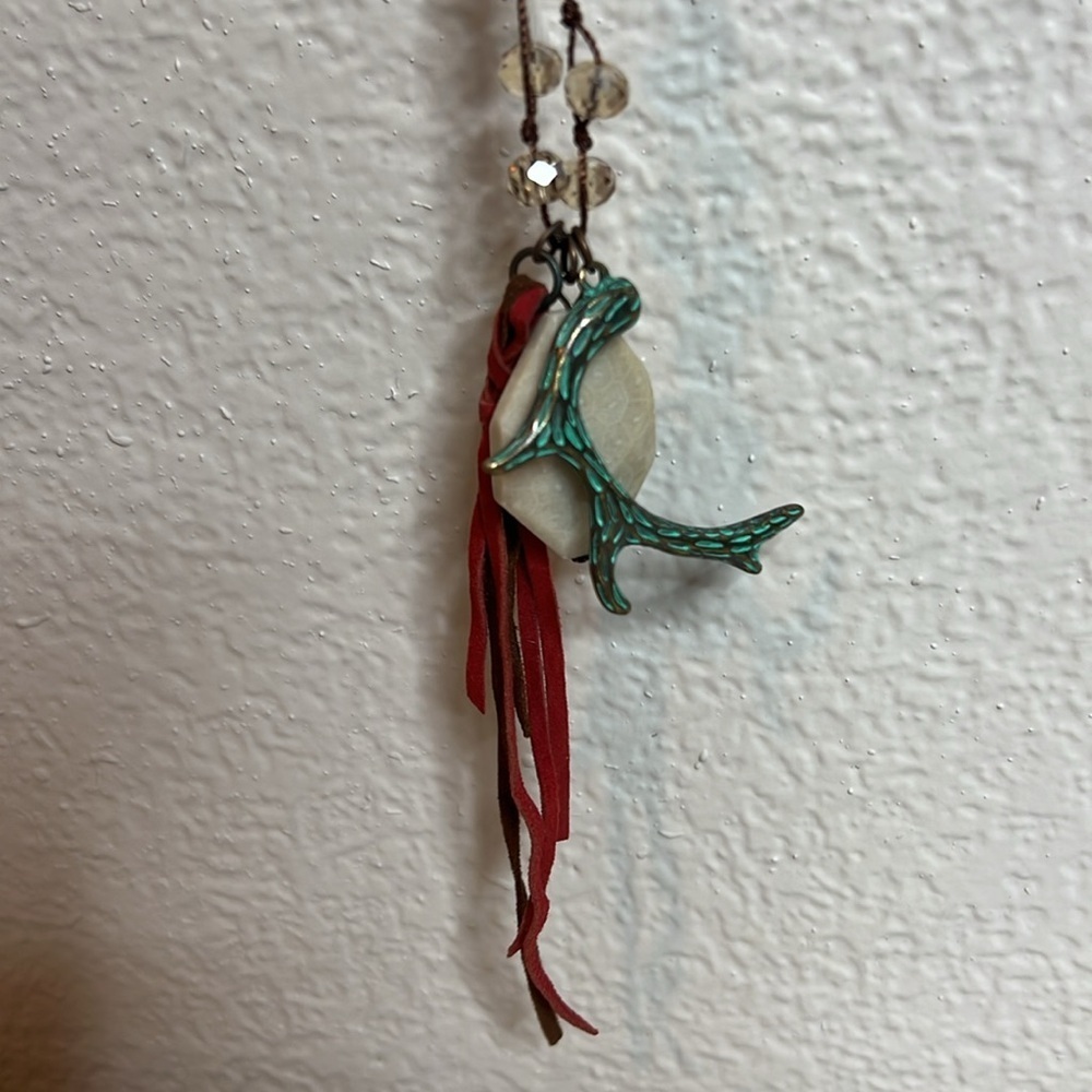 🛍️ 4 for $25 Boho Beaded Necklace with Sea Green Antler Charm & Suede Tassels - Picture 3 of 6